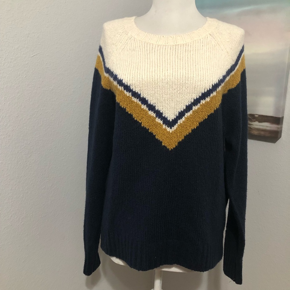 American Eagle Outfitters Navy, Cream, and Gold Sweater